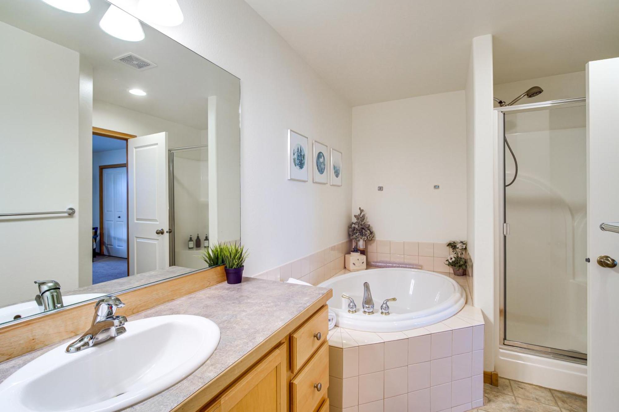 Klamath Falls Getaway With Pool And Hot Tub Access! Dış mekan fotoğraf